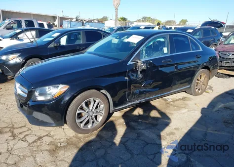 2016 Mercedes-Benz C 300 4Matic из США, поврежденный, VIN 55SWF4KB4GU135054